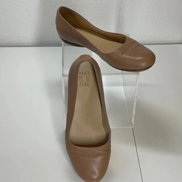 Naturalizer Maxwell Ballet Flat English Tea Leather 10 WIDE - Picture 2 of 12